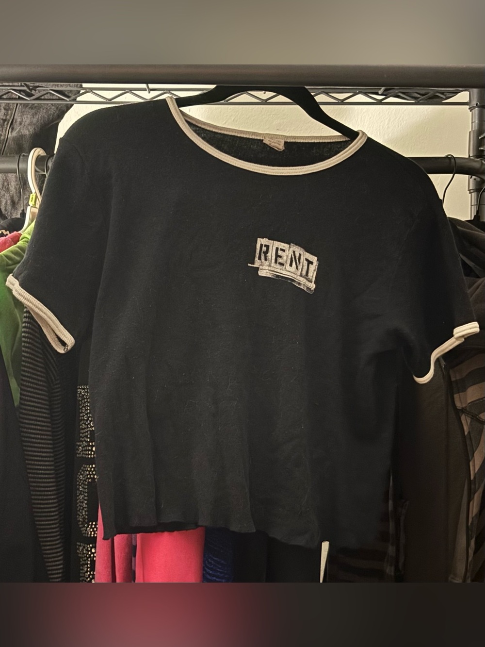 RARE RENT Logo Graphic Ringer T-Shirt Black/White Trim CroppedCotton Knit Size L